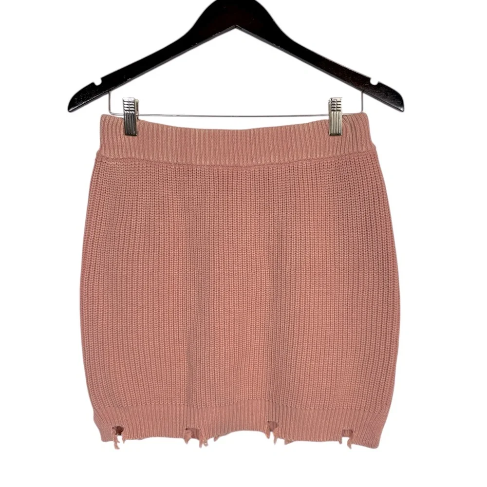 Mable Julia Distressed Raw Hem Knit Sweater Mini Skirt in Salmon Size Medium - Picture 2 of 10